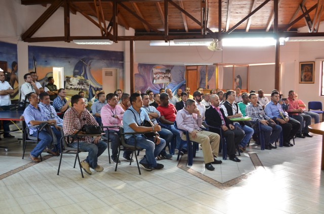 Primera reunión de los tres sindicatos de escoltas con el director Andrés Villamizar