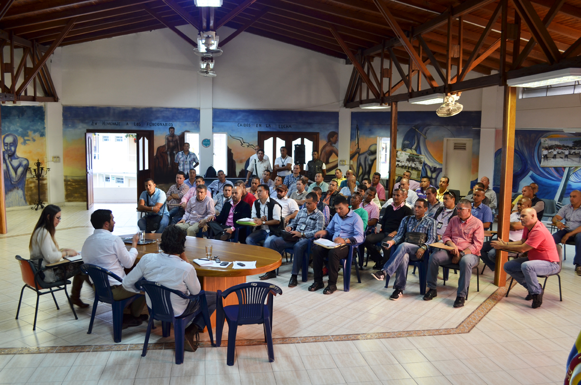 Primera reunión de los sindicatos de ASEP, ANALTRASEG y SINPROSEG con el director Andrés Villamizar