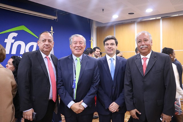 Diego Mora, director general de la UNP, con invitados y asistentes al acto oficial de Rendición de cuentas 2016 de la UNP.