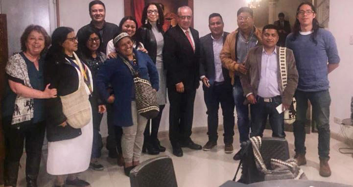 Pablo González, director de la UNP, con delegados de la Comisión de Derechos Humanos para los Pueblos Indígenas