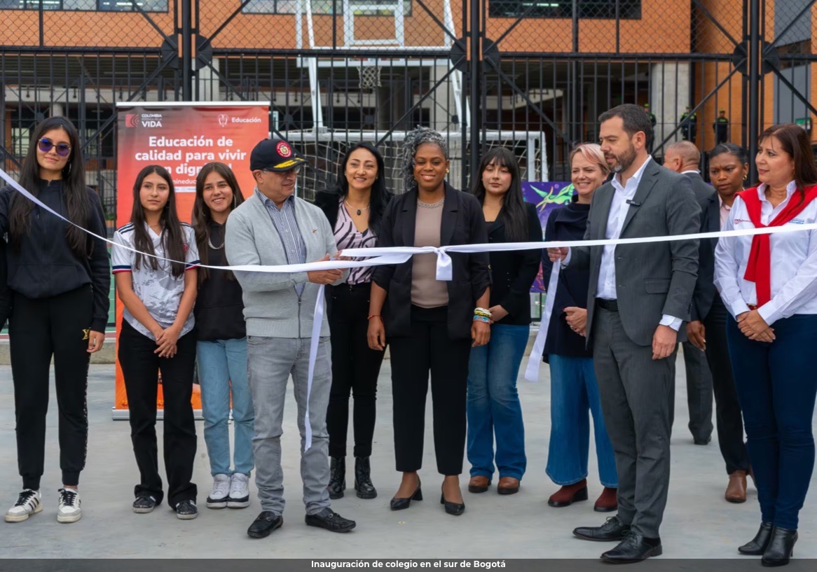 inauguración del IED Agudelo Restrepo