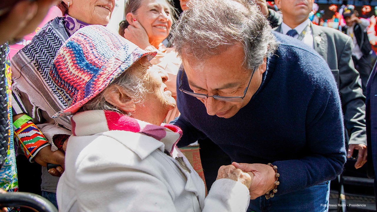 Es el momento de dialogar, no para detener al Gobierno, sino para construir el cambio hacia adelante: presidente Petro durante la firma de la Reforma Pensional