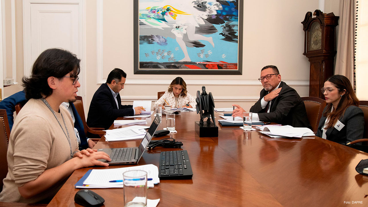 “Combatir la corrupción y fortalecer la transparencia en los procesos de contratación es la prioridad del Presidente”: Laura Sarabia, directora del Dapre