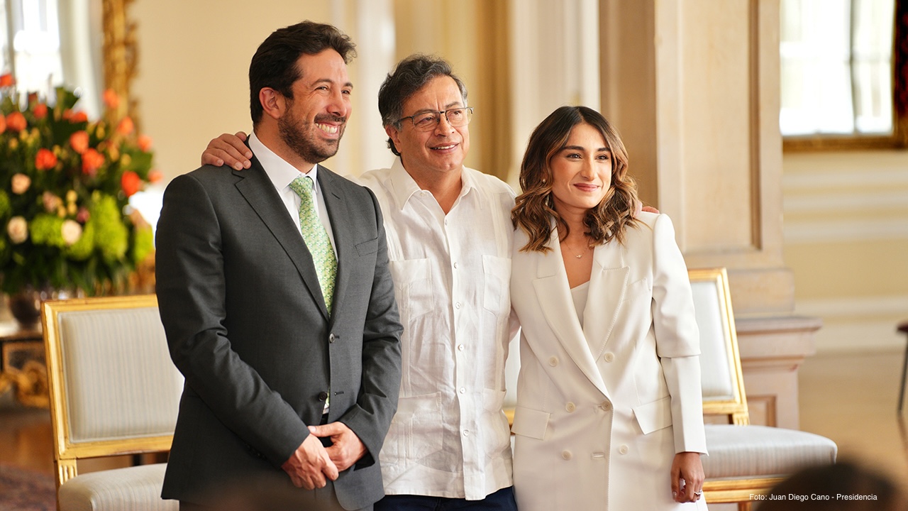 La nueva canciller, Laura Sarabia Torres, se posesionó junto al ministro de Hacienda, Diego Guevara, en acto realizado en el Salón Gobelinos de la Casa de Nariño.