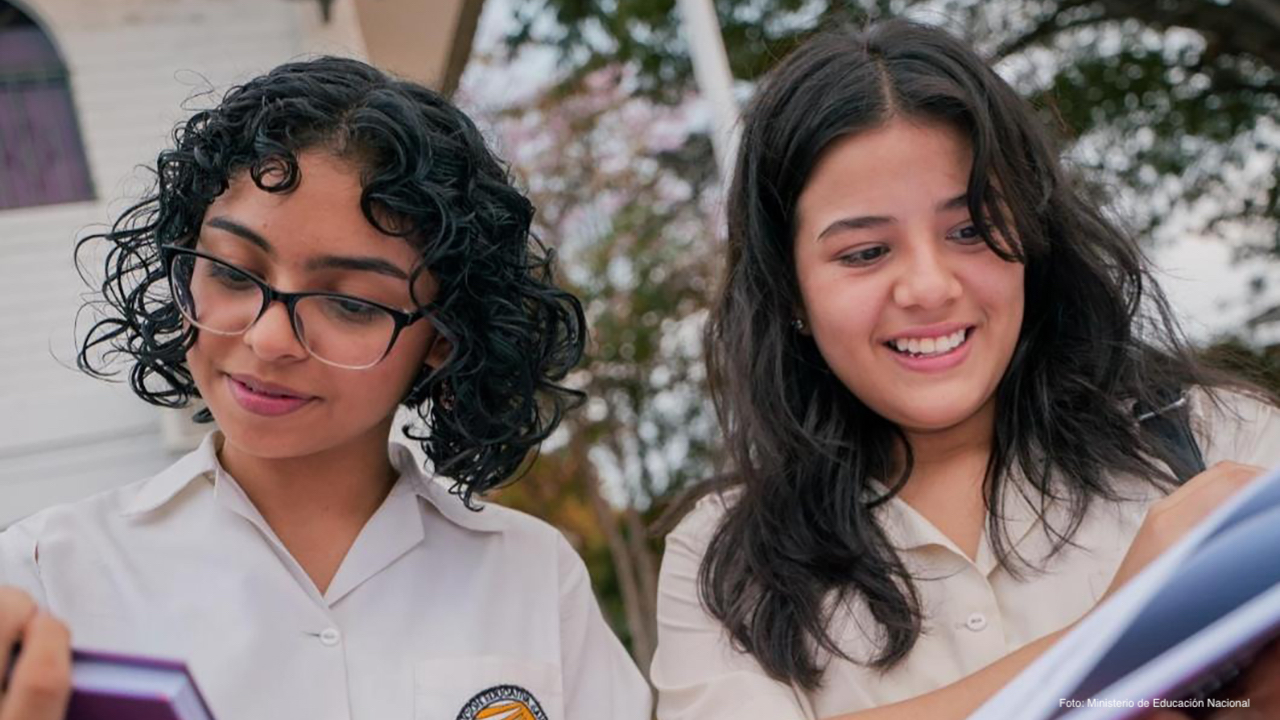 Conoce cómo postularte a la nueva convocatoria de las becas SER, dirigidas a estudiantes de escasos recursos