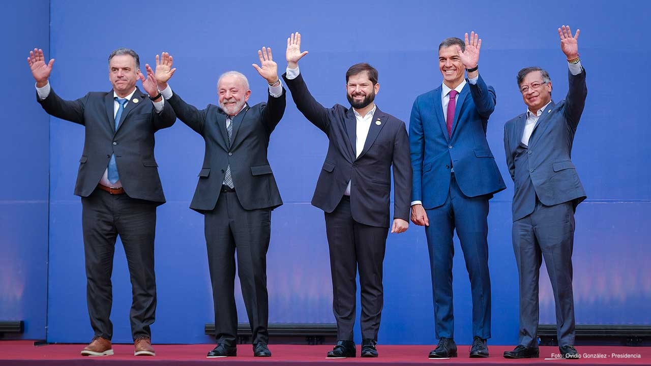 “Tarea común, combatir la desinformación”: acuerdo de los cinco presidentes en Chile, Democracia Siempre
