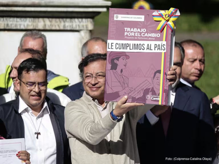 Gustavo Petro y reforma laboral. Foto: (Colprensa-Catalina Olaya)