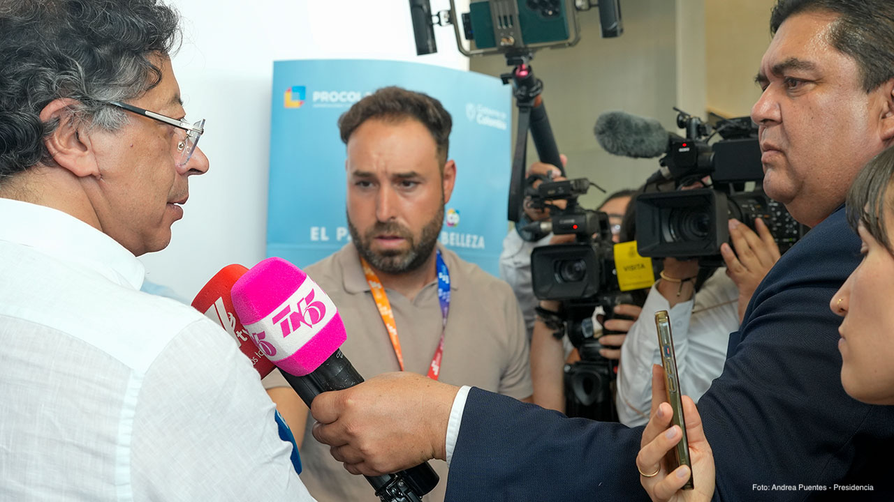 ‘El armatoste de Leyva es una conspiración con el narcotráfico y la extrema derecha’: presidente Gustavo Petro