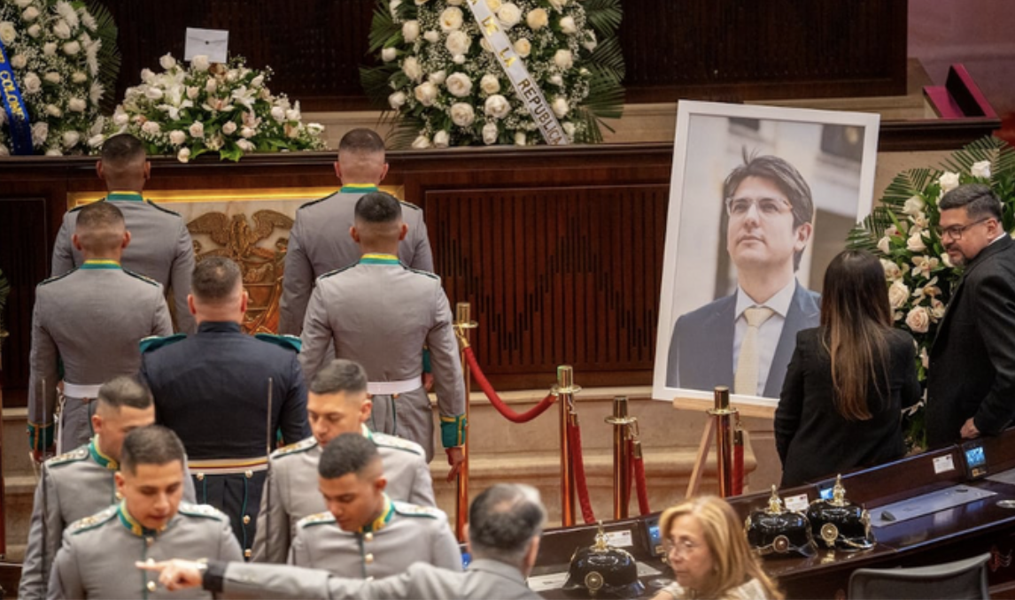 En el Capitolio Nacional es velado el senador Miguel Uribe Turbay