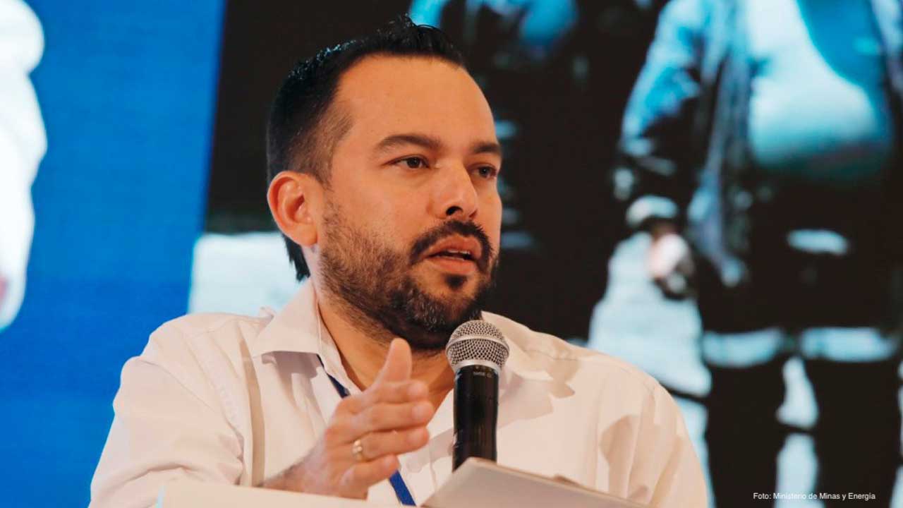 Desde el primero de febrero comenzará la reducción del precio de la gasolina en Colombia